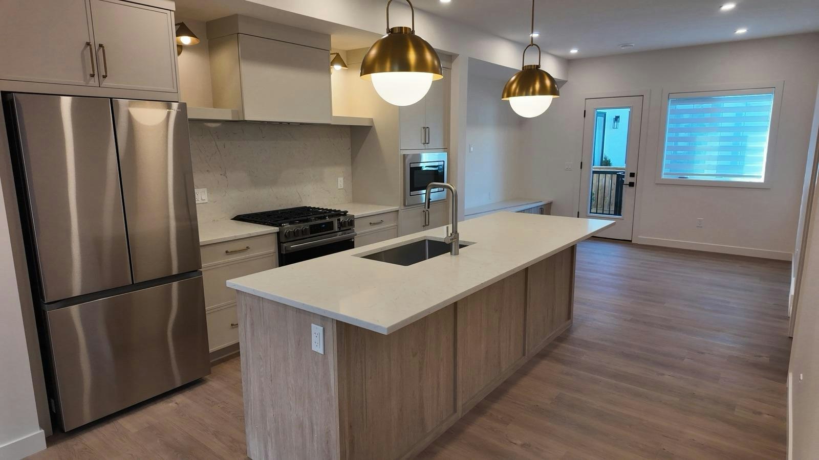 5685-5681 19 Street Southwest, Calgary, AB, T3E 5H1 - 5