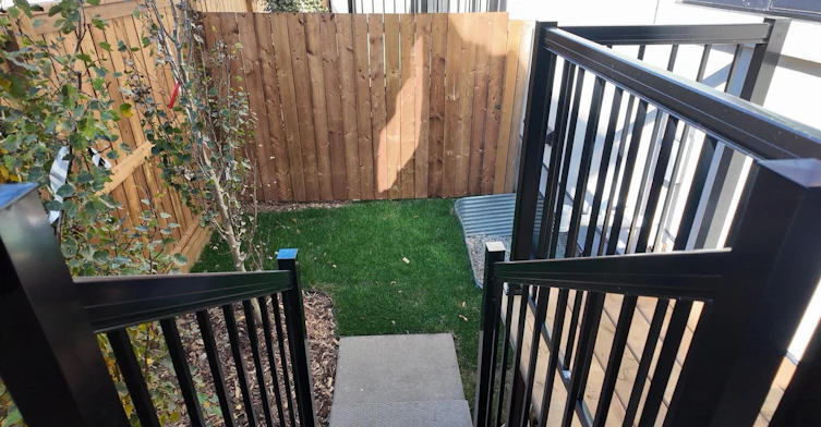 5683-5681 19 Street Southwest, Calgary, AB, T3E 5H1 - 19