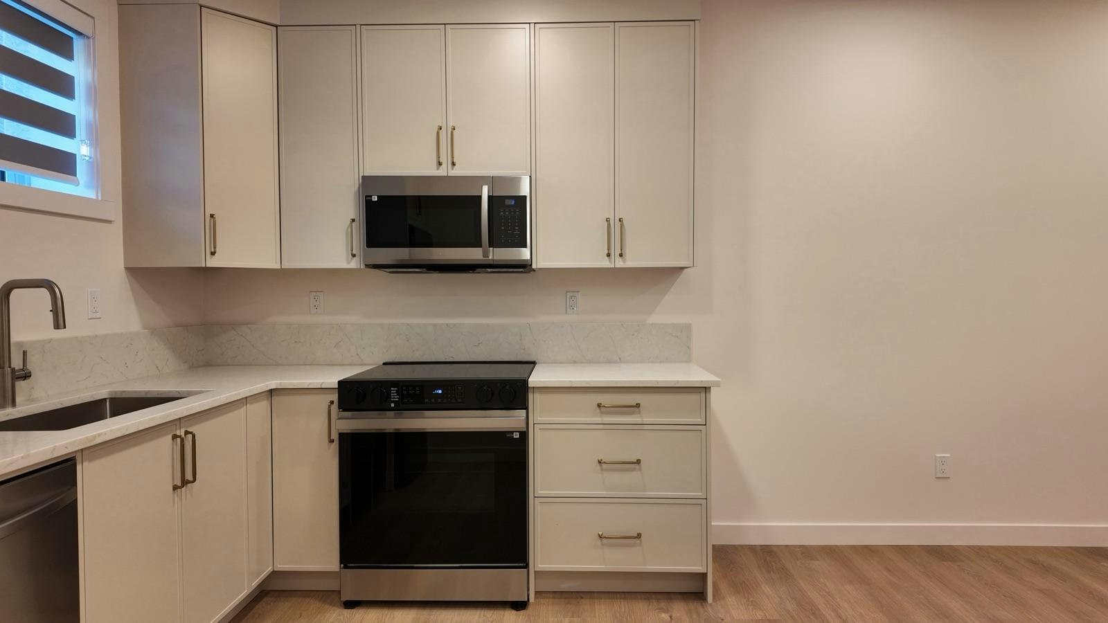 5683B-5681 19 Street Southwest, Calgary, AB, T3E 5H1 - 4