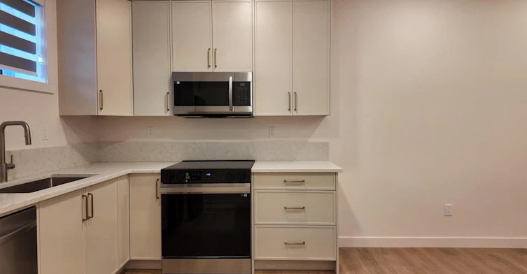 5683B-5681 19 Street Southwest, Calgary, AB, T3E 5H1 - 4