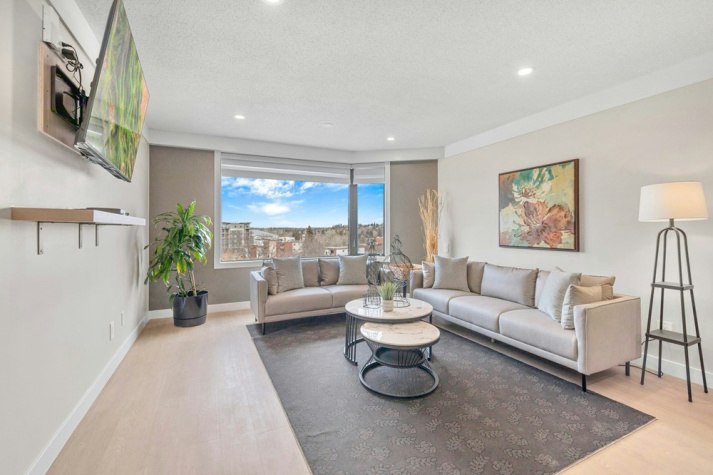 4311 49 Avenue, Red Deer, AB, T4N 5Y7