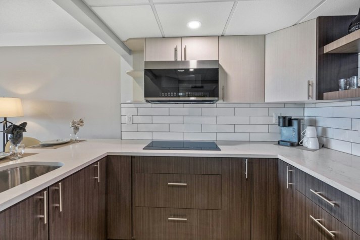 4311 49 Avenue, Red Deer, AB, T4N 5Y7 - 4