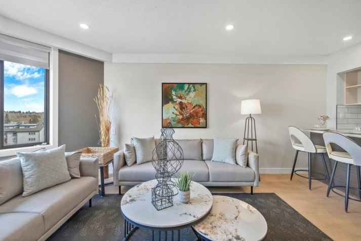 4311 49 Avenue, Red Deer, AB, T4N 5Y7 - 3
