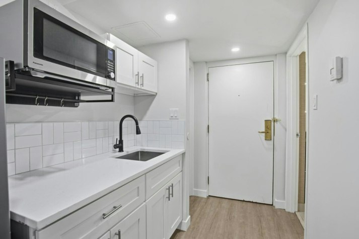 4311 49 Avenue, Red Deer, AB, T4N 5Y7 - 8