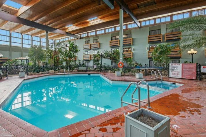 4311 49 Avenue, Red Deer, AB, T4N 5Y7 - 2