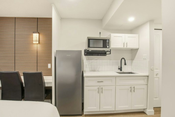 4311 49 Avenue, Red Deer, AB, T4N 5Y7 - 9