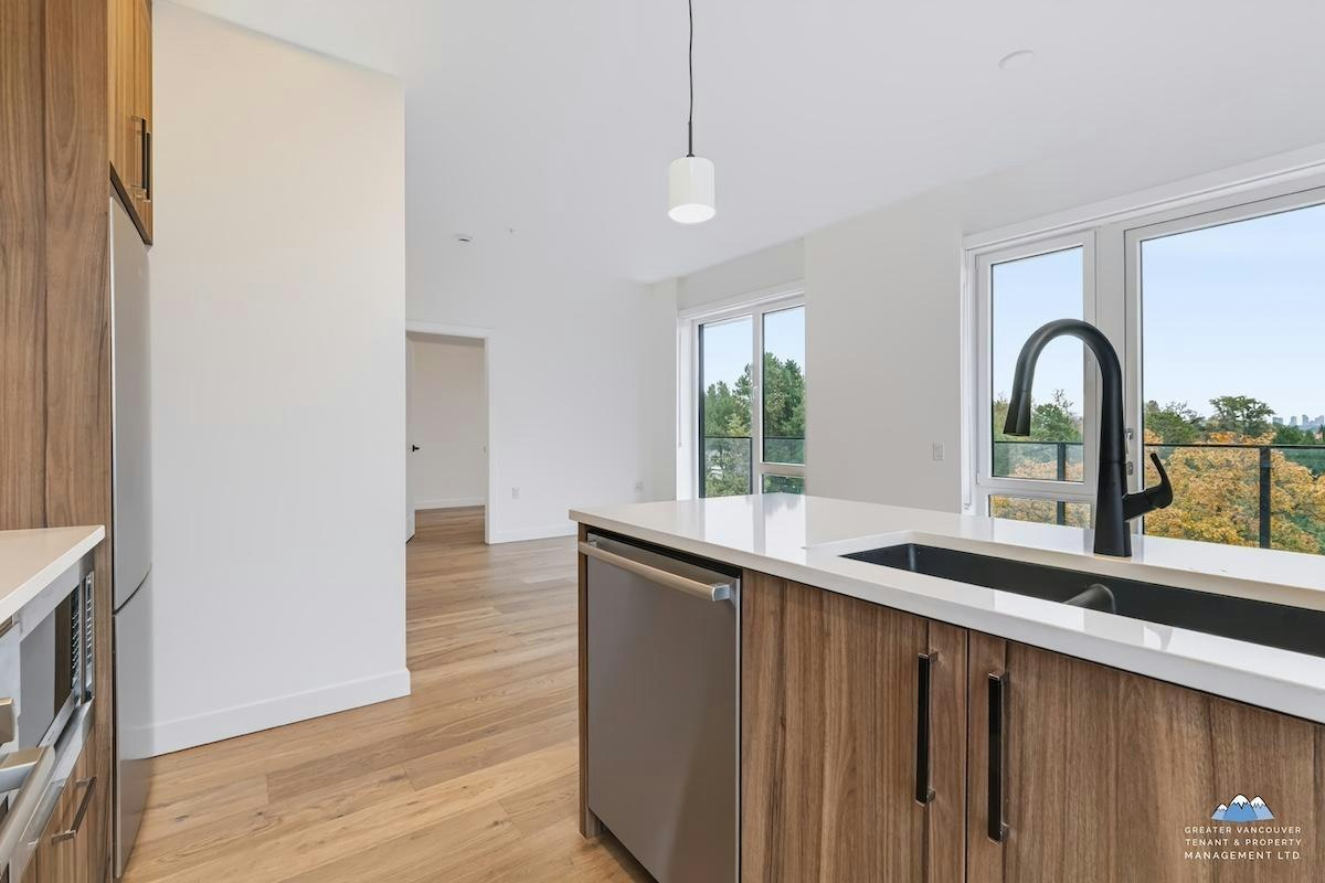 6859 Cambie Street, Vancouver, BC, V6P 0M4 - 7