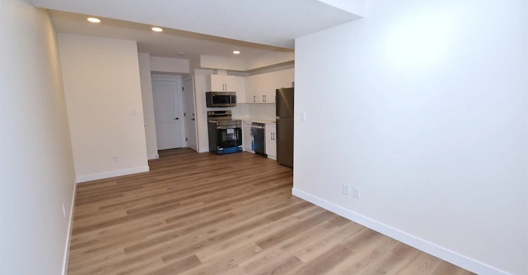 2115 5 Avenue Southwest, Edmonton, AB, T6X 3L9 - 92