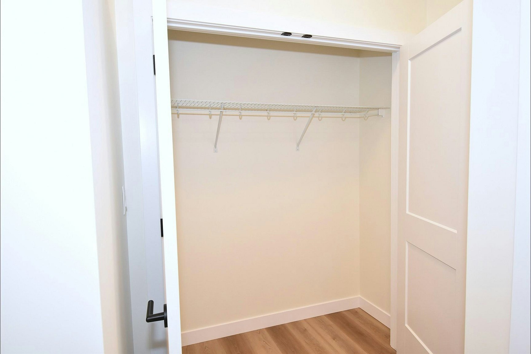 2115 5 Avenue Southwest, Edmonton, AB, T6X 3L9 - 100
