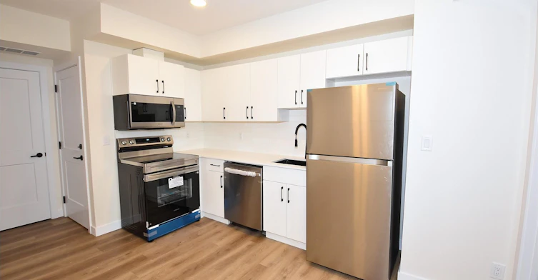2115 5 Avenue Southwest, Edmonton, AB, T6X 3L9 - 90