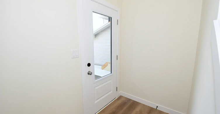 2115 5 Avenue Southwest, Edmonton, AB, T6X 3L9 - 97