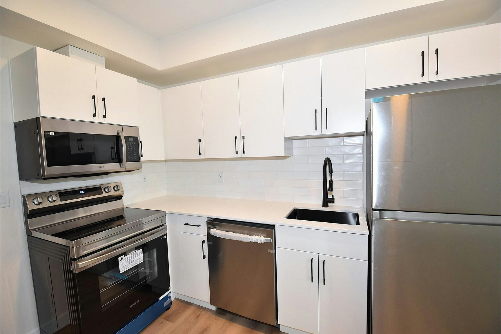 2115 5 Avenue Southwest, Edmonton, AB, T6X 3L9 - 82