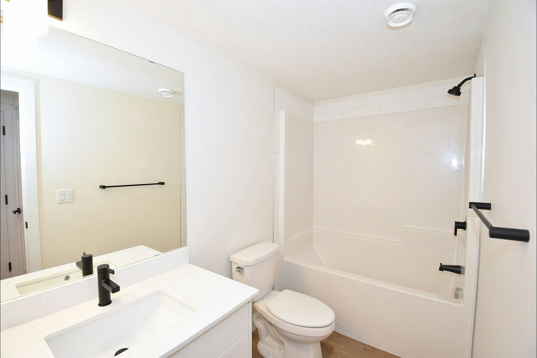 2115 5 Avenue Southwest, Edmonton, AB, T6X 3L9 - 88