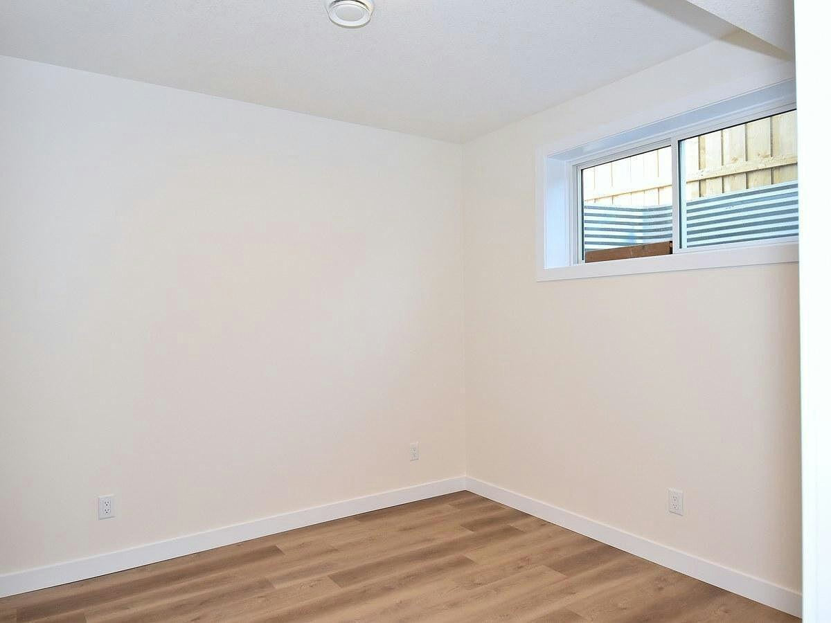 2115 5 Avenue Southwest, Edmonton, AB, T6X 3L9 - 54