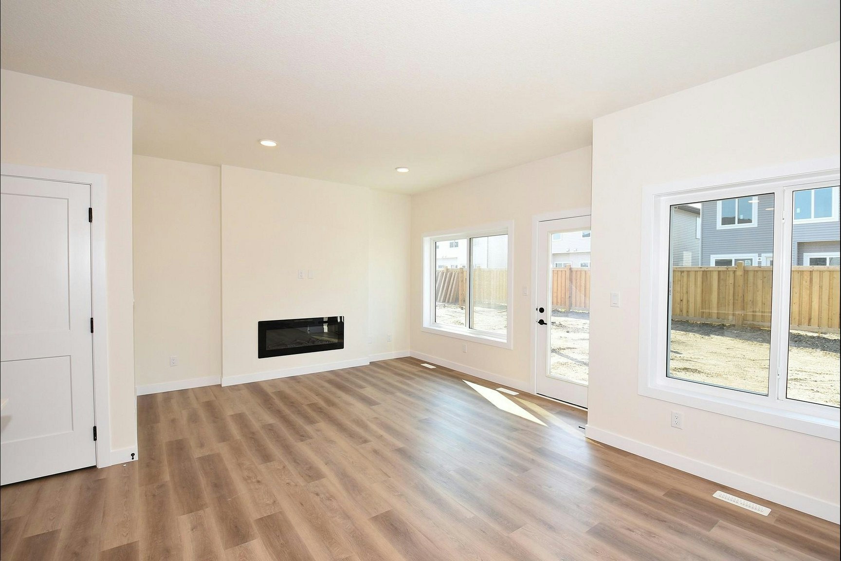 2115 5 Avenue Southwest, Edmonton, AB, T6X 3L9 - 102