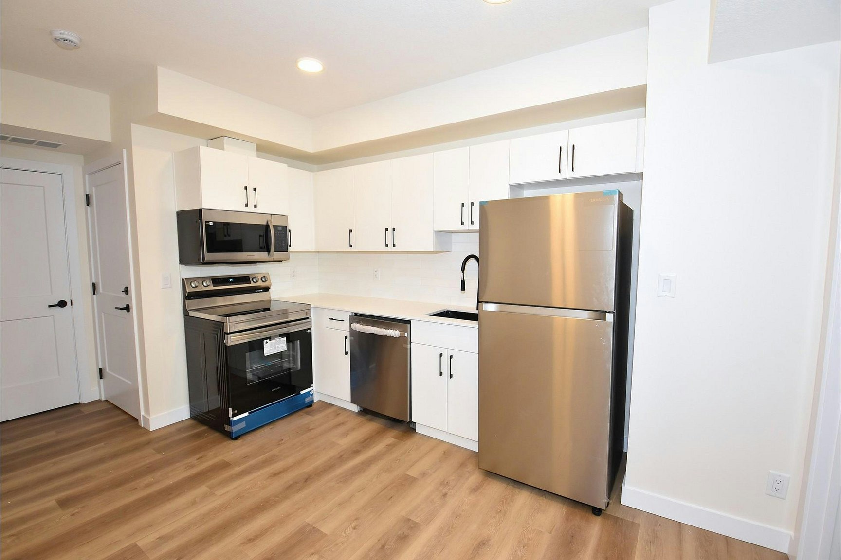 2115 5 Avenue Southwest, Edmonton, AB, T6X 3L9 - 90
