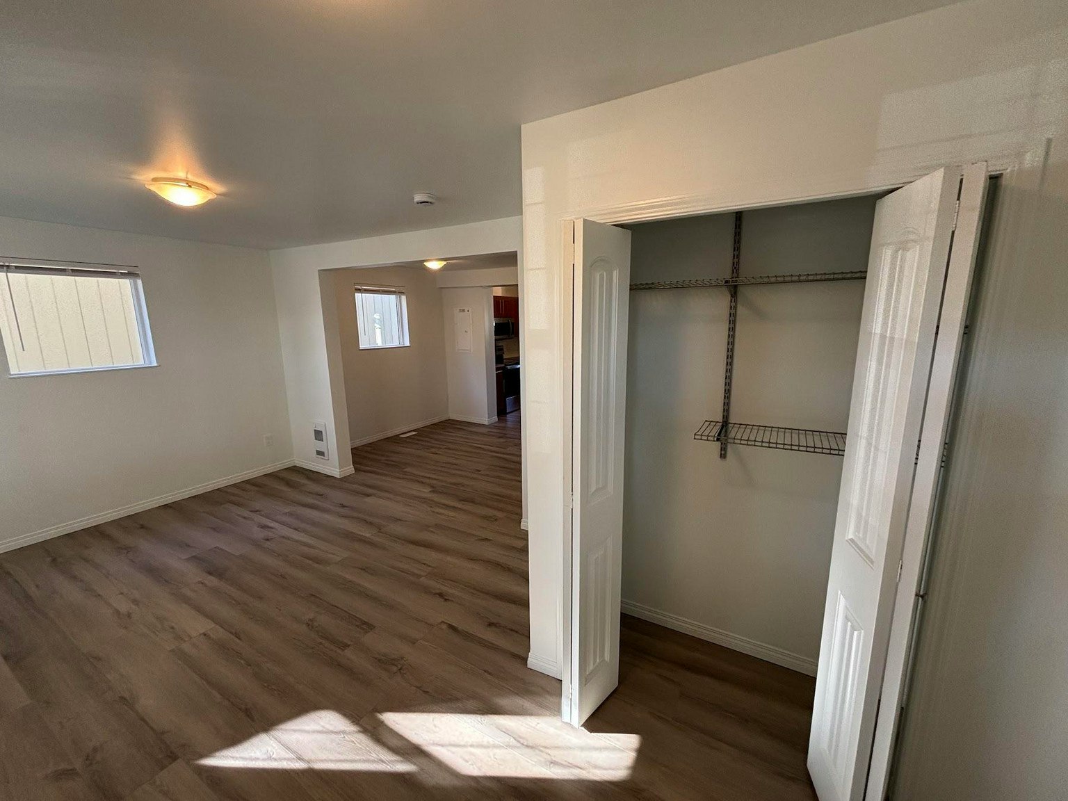Main-11208 51 Street Northwest, Edmonton, AB, T5W 3E8 - 10