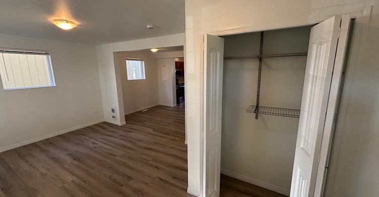 Main-11208 51 Street Northwest, Edmonton, AB, T5W 3E8 - 10
