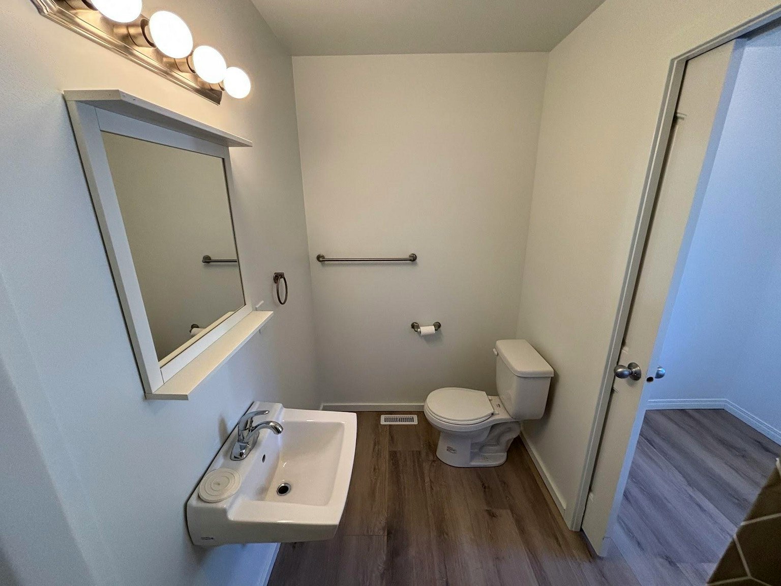 Main-11208 51 Street Northwest, Edmonton, AB, T5W 3E8 - 13