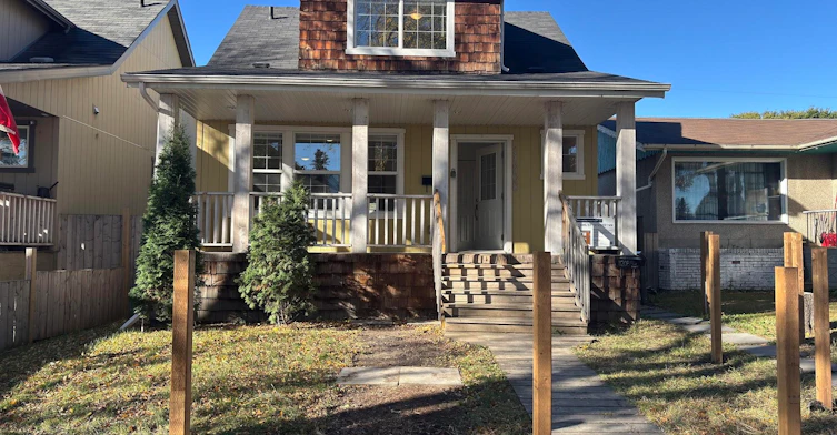 Main-11208 51 Street Northwest, Edmonton, AB, T5W 3E8