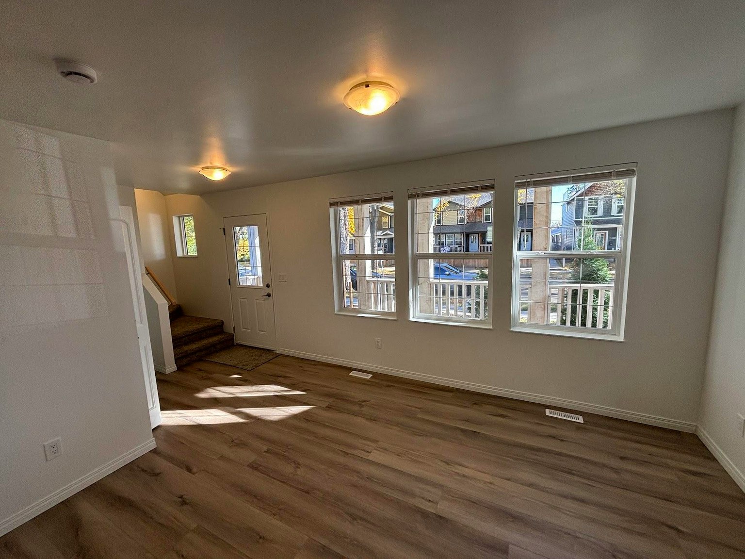 Main-11208 51 Street Northwest, Edmonton, AB, T5W 3E8 - 3