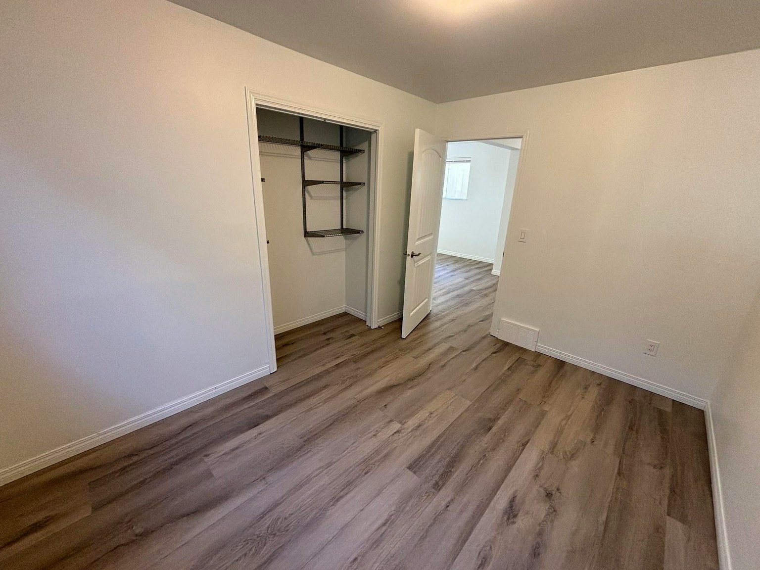 Main-11208 51 Street Northwest, Edmonton, AB, T5W 3E8 - 12