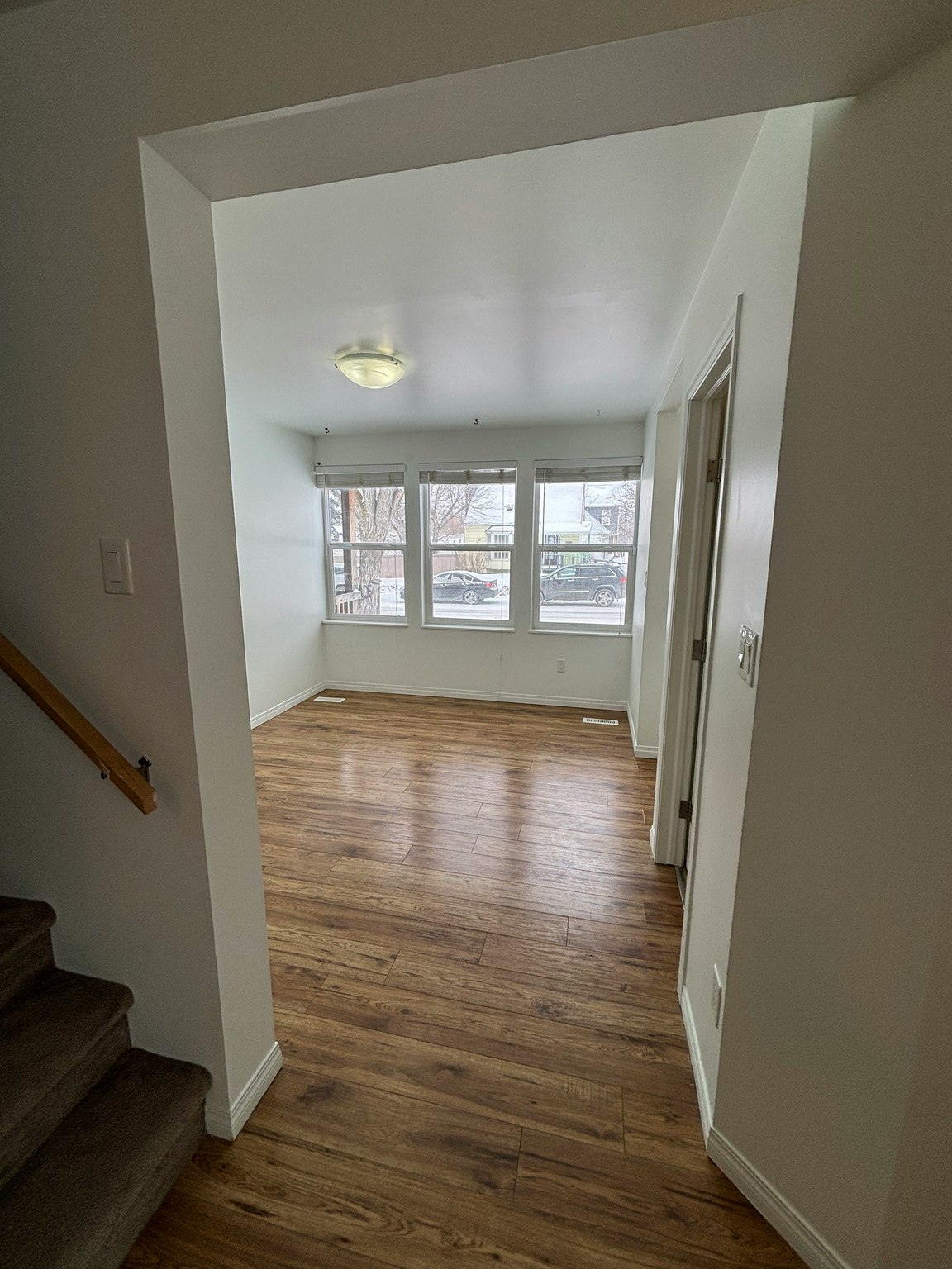 Main-12148 105 Street, Edmonton, AB, T5G 2R9 - 3