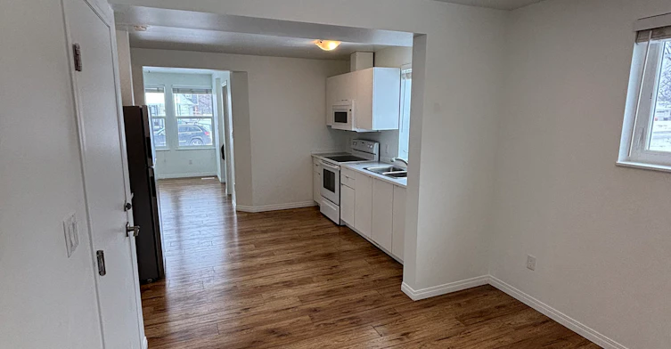 Main-12148 105 Street, Edmonton, AB, T5G 2R9 - 29