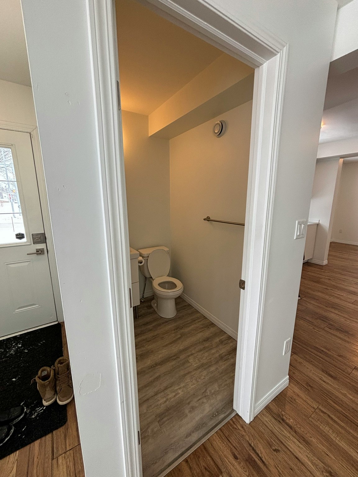 Main-12148 105 Street, Edmonton, AB, T5G 2R9 - 9
