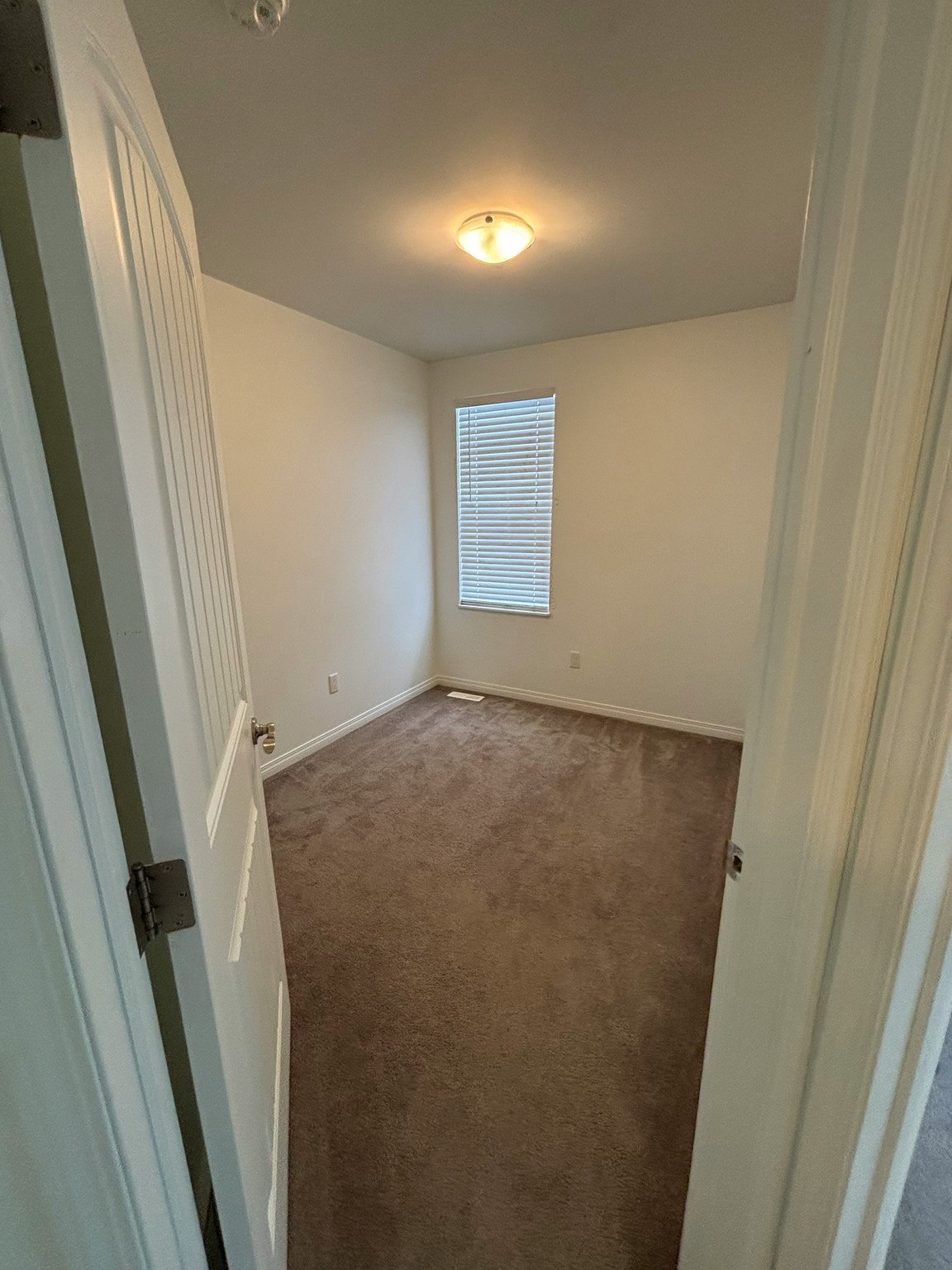 Main-12148 105 Street, Edmonton, AB, T5G 2R9 - 11