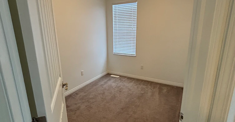 Main-12148 105 Street, Edmonton, AB, T5G 2R9 - 11