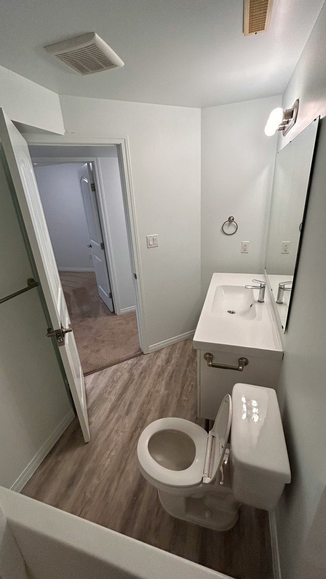 BSMT-12030 54th Street Northwest, Edmonton, AB, T5W 3N3 - 9