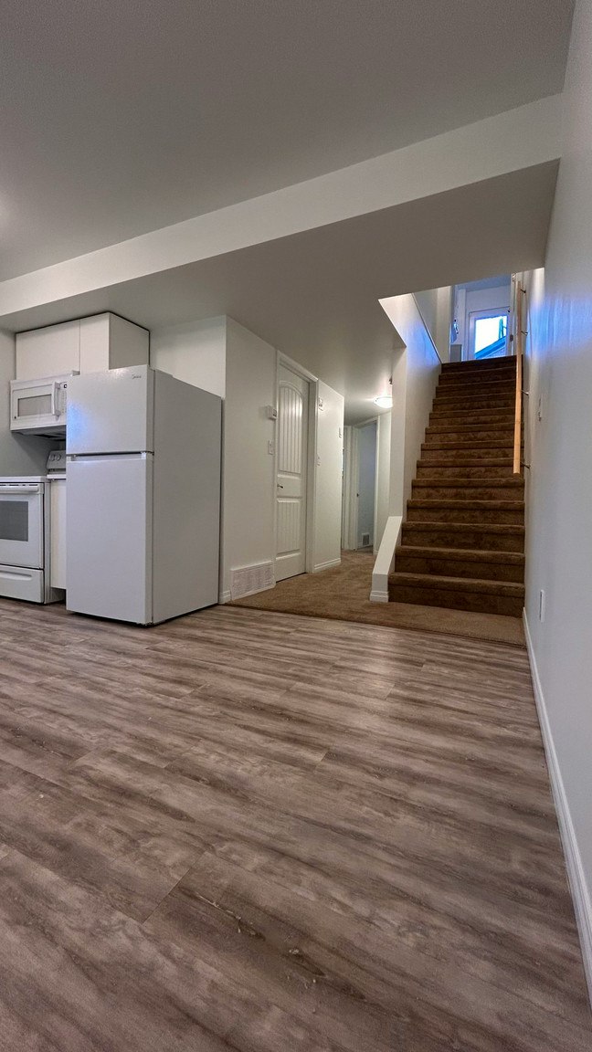 BSMT-12030 54th Street Northwest, Edmonton, AB, T5W 3N3 - 4