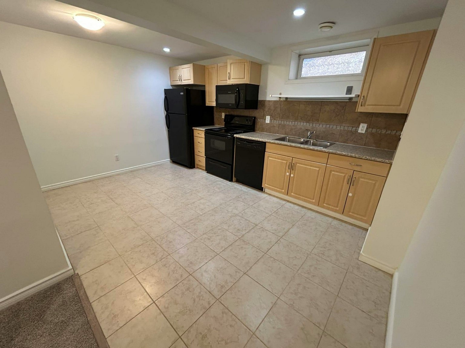Bsmt-11811 47 Street Northwest, Edmonton, AB, T5W 2W7 - 11