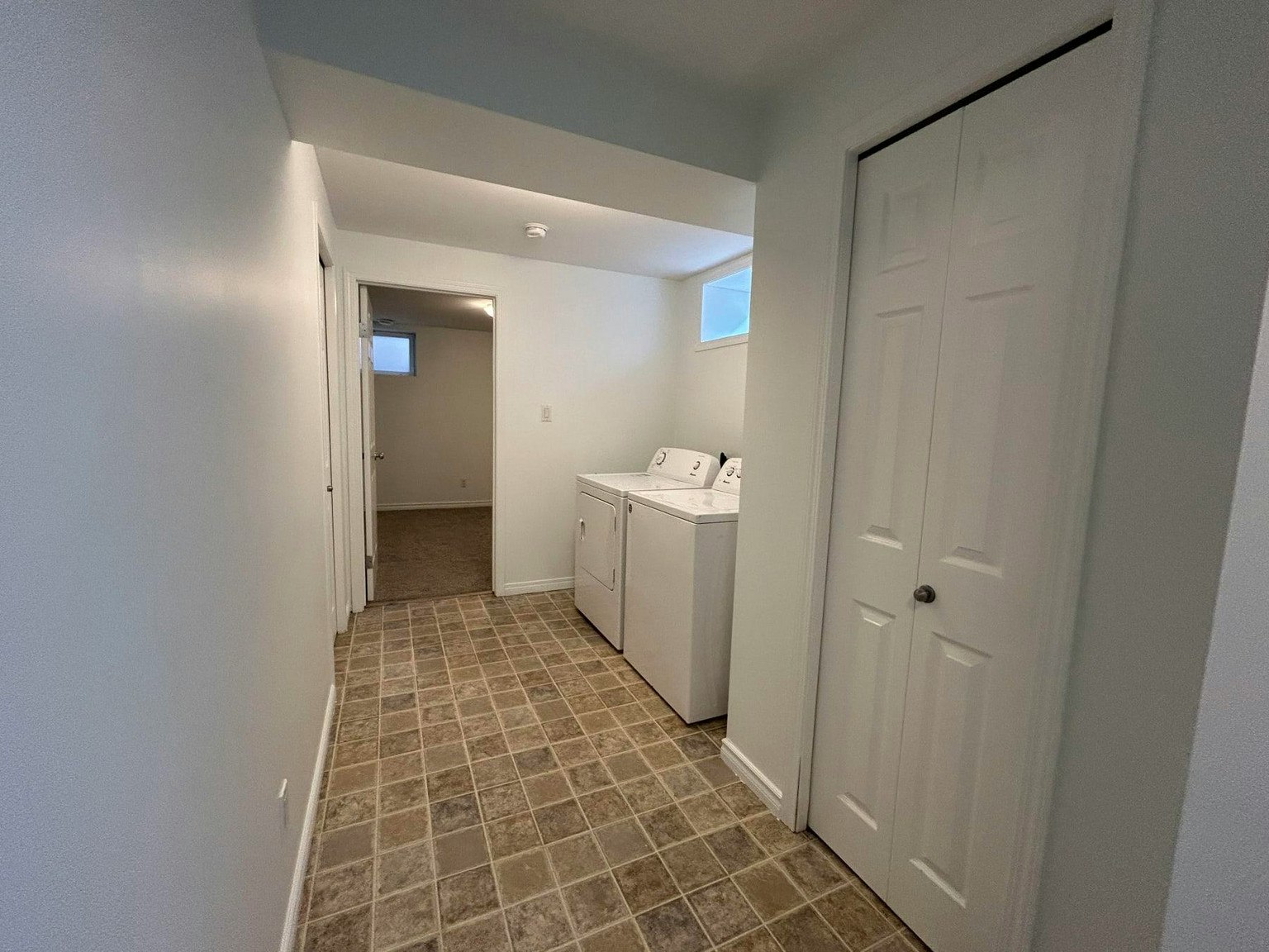 Bsmt-11811 47 Street Northwest, Edmonton, AB, T5W 2W7 - 6