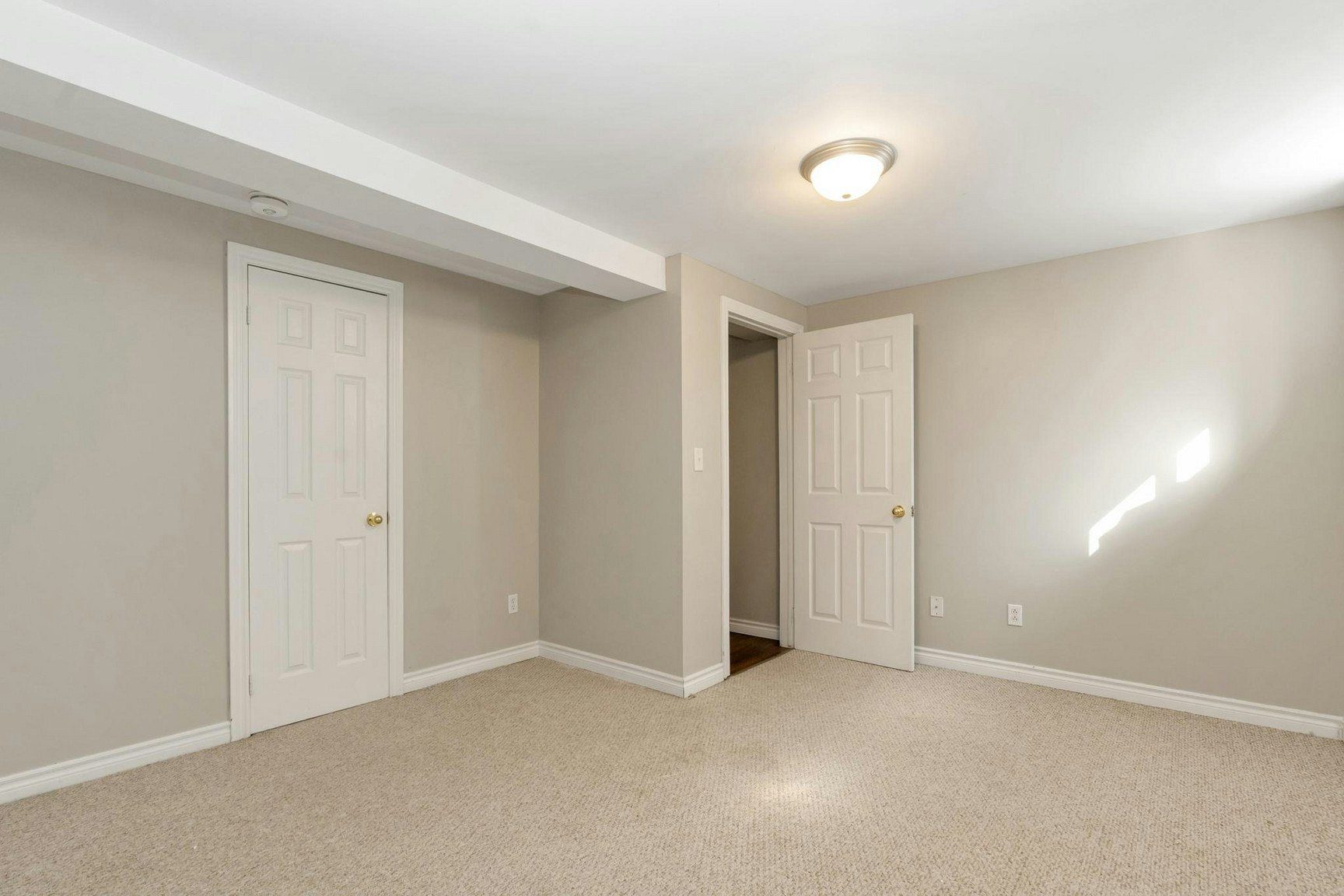 LL-22 Brown Wood Drive, Barrie, ON, L4M 6N4 - 11