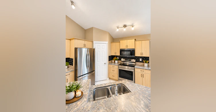 1328 80 Street Southwest, Edmonton, AB, T6X 1H4 - 10