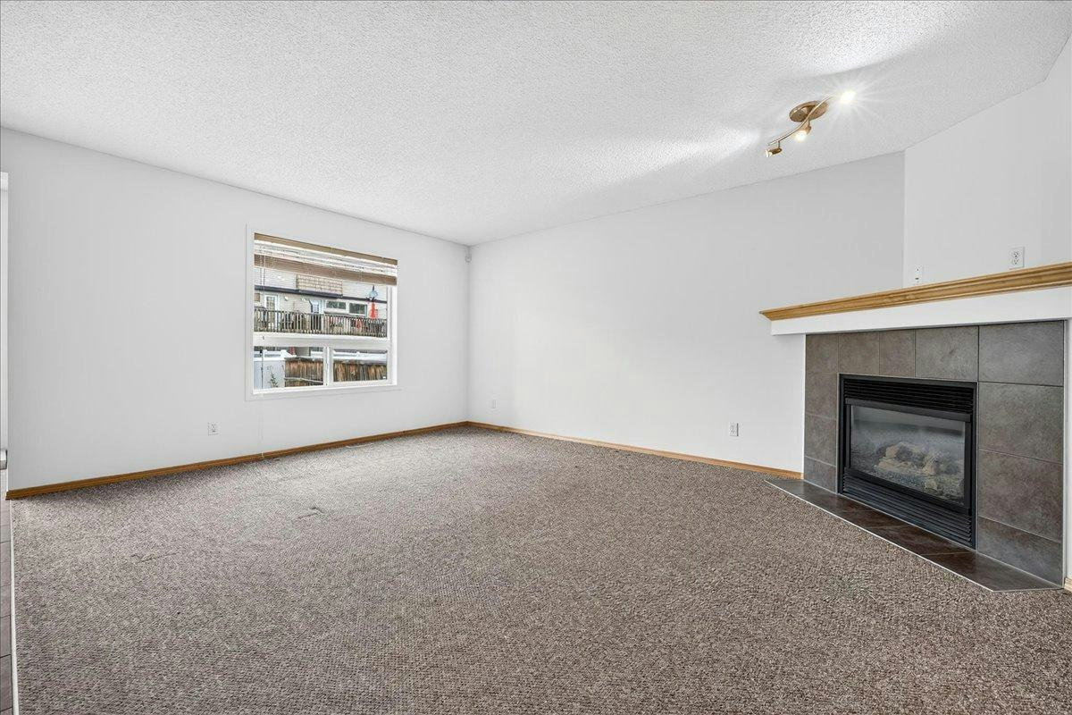 177 Royal Birch Terrace Nw, Calgary, AB, T3G 5P2 - 2