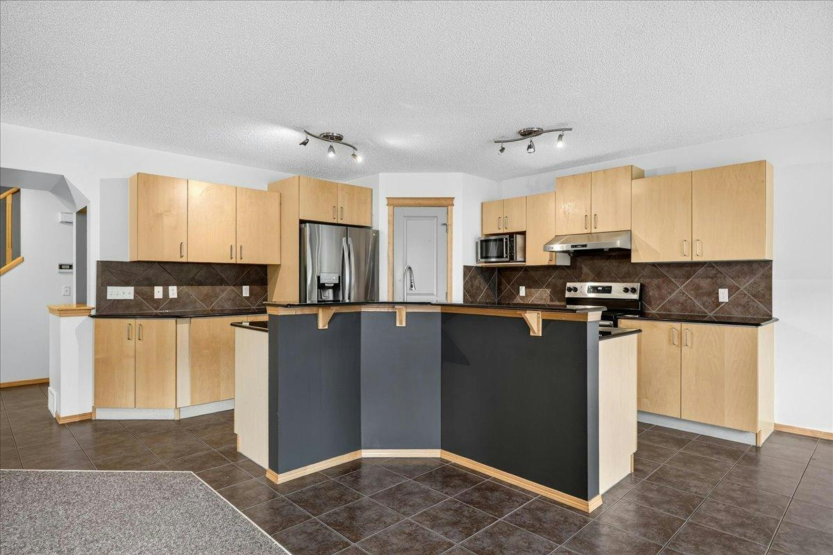 177 Royal Birch Terrace Nw, Calgary, AB, T3G 5P2 - 4
