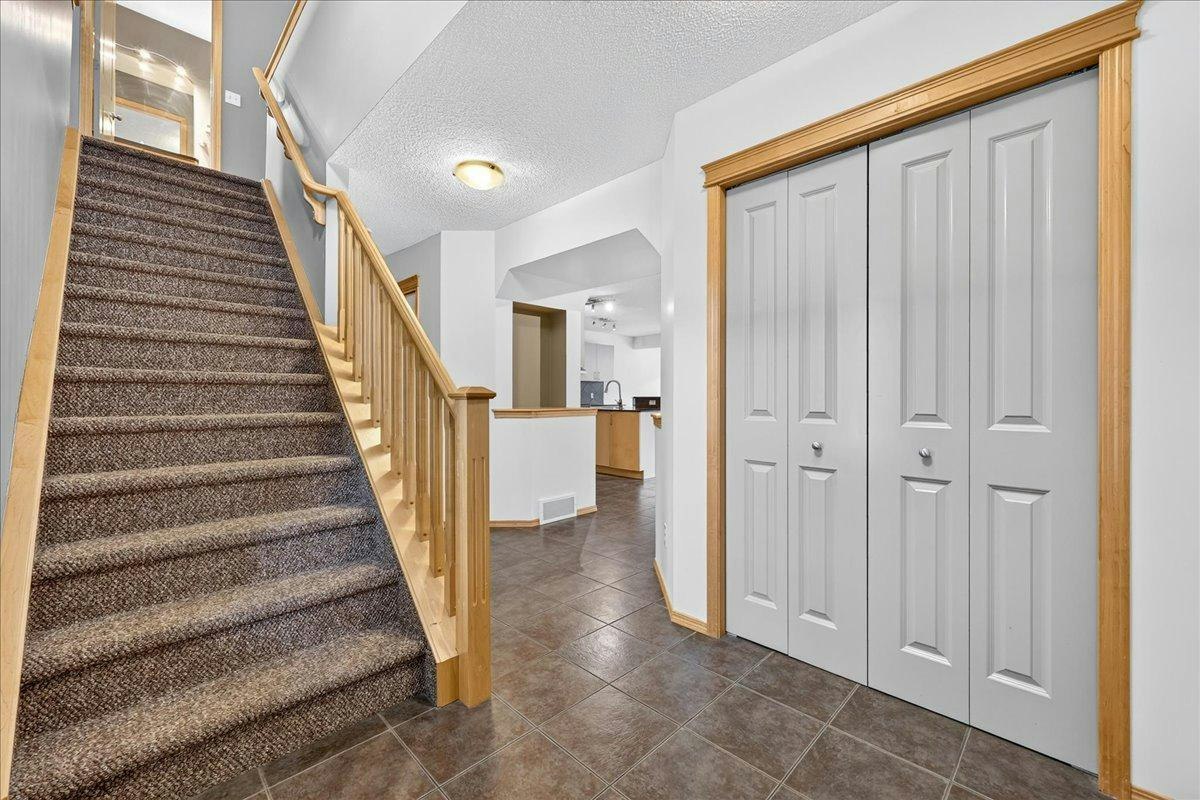 177 Royal Birch Terrace Nw, Calgary, AB, T3G 5P2 - 13