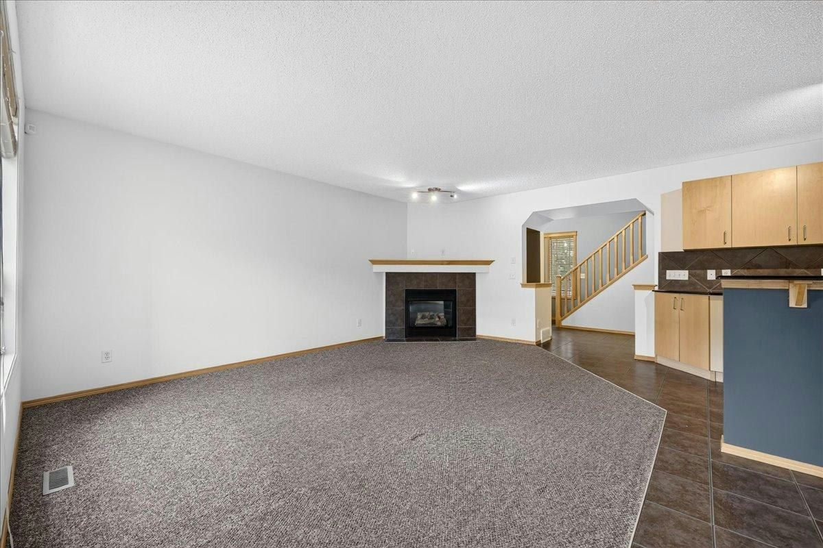 177 Royal Birch Terrace Nw, Calgary, AB, T3G 5P2 - 3