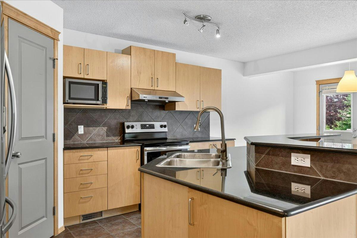 177 Royal Birch Terrace Nw, Calgary, AB, T3G 5P2 - 5
