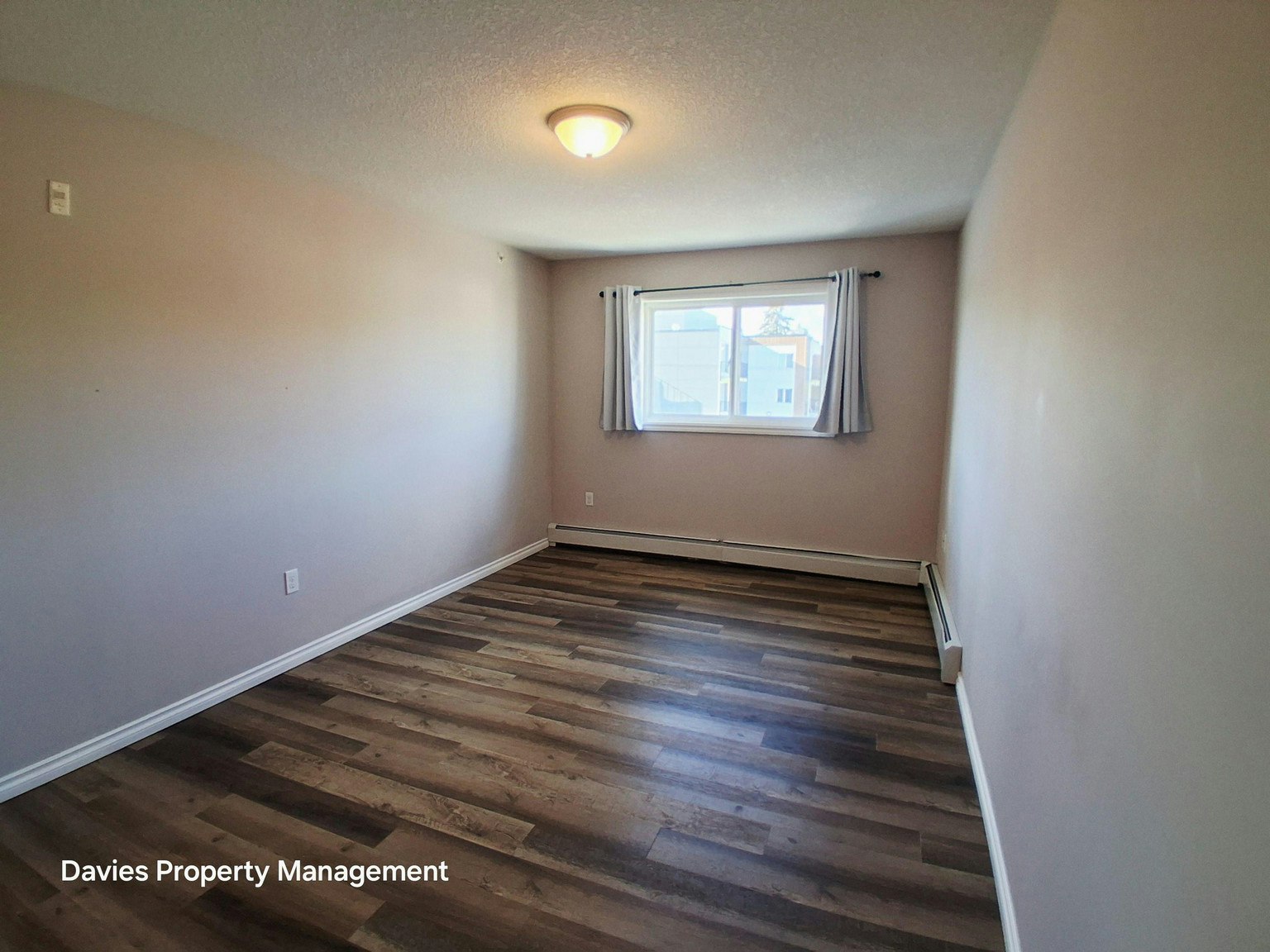 401-10710 116 Street Northwest, Edmonton, AB, T5H 3M2 - 9