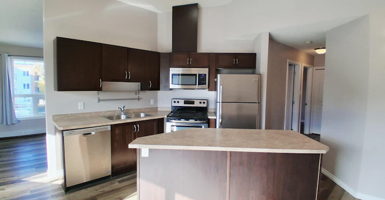 401-10710 116 Street Northwest, Edmonton, AB, T5H 3M2 - 2
