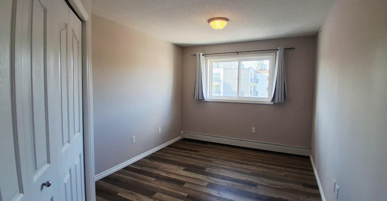 401-10710 116 Street Northwest, Edmonton, AB, T5H 3M2 - 10