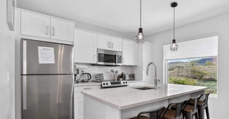 3859 Carrall Road, West Kelowna, BC, V4T 2C7 - 3