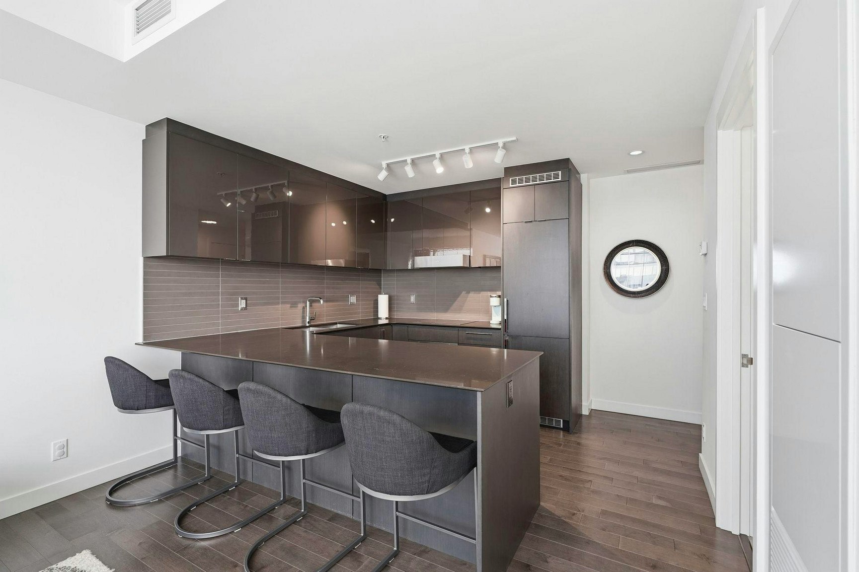10360 102 Street Northwest, Edmonton, AB, T5J 0K6 - 8