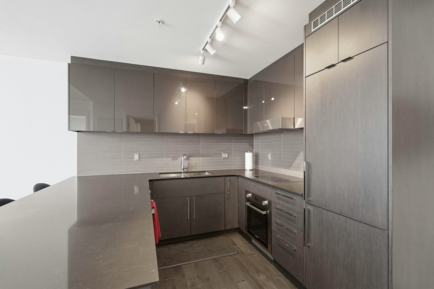 10360 102 Street Northwest, Edmonton, AB, T5J 0K6 - 2