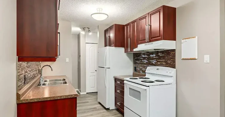 101-41 Grand Drive, Camrose, AB, T4V 2J9 - 5