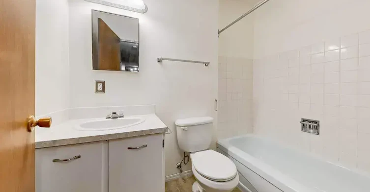 101-41 Grand Drive, Camrose, AB, T4V 2J9 - 7